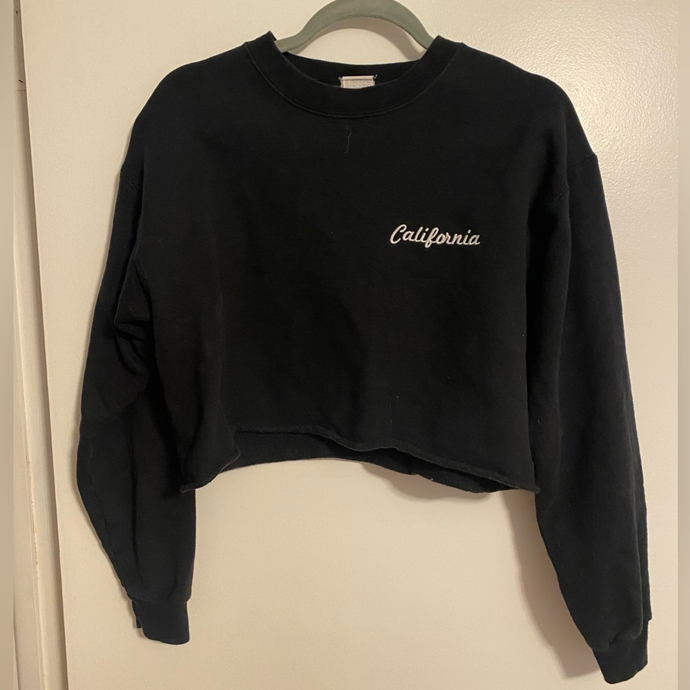 Cropped black crewneck